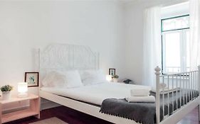 Spacious Tailor Made Bairro Alto
